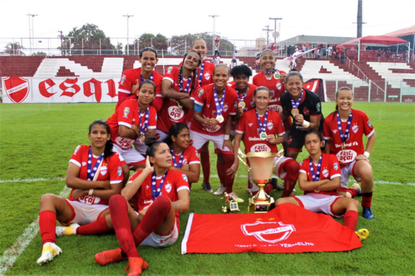 Tigresas em Ação: O Futebol Feminino do Vila Nova Brilha em Campo!