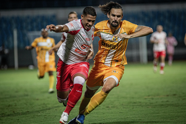 Vila Nova perde para Brasiliense e é eliminado da Copa Verde