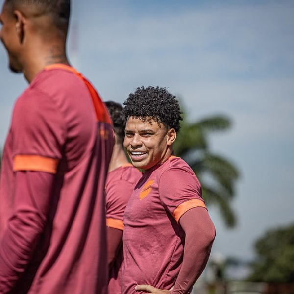 Vila Nova visita a Abecat em busca da liderança do Goianão